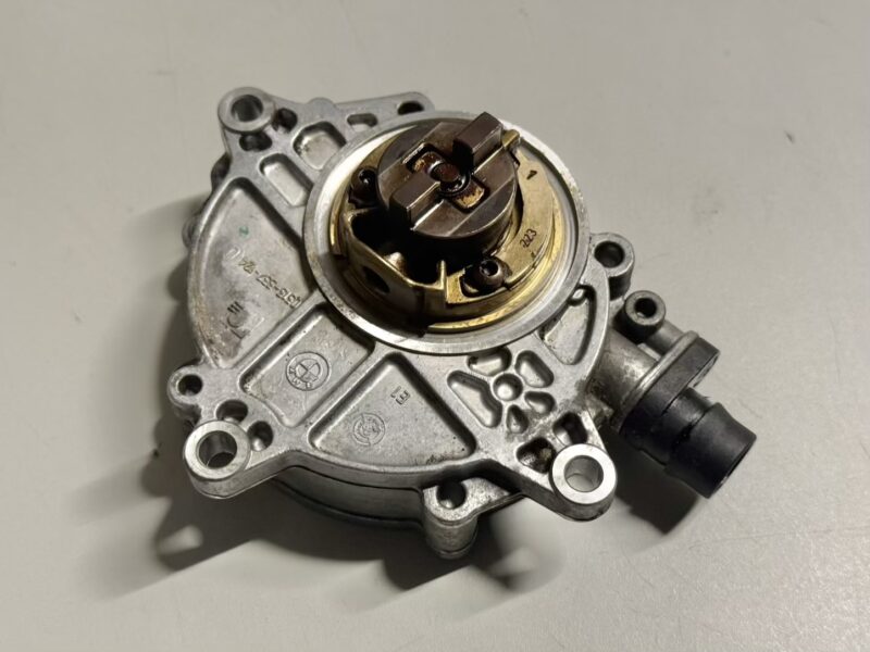 Vakuumpumpe Unterdruckpumpe BMW 116i E81 2011 0313327116, 7547024, 11667547024