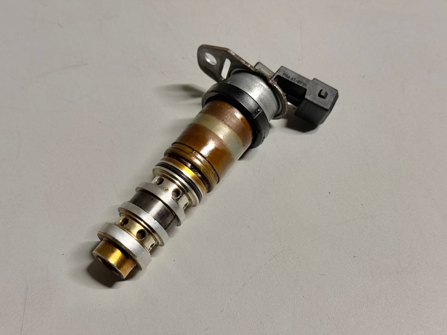 Zylinderkopf Magnetventil BMW 116i E81 2011 13150926, 11367561264, 7561264