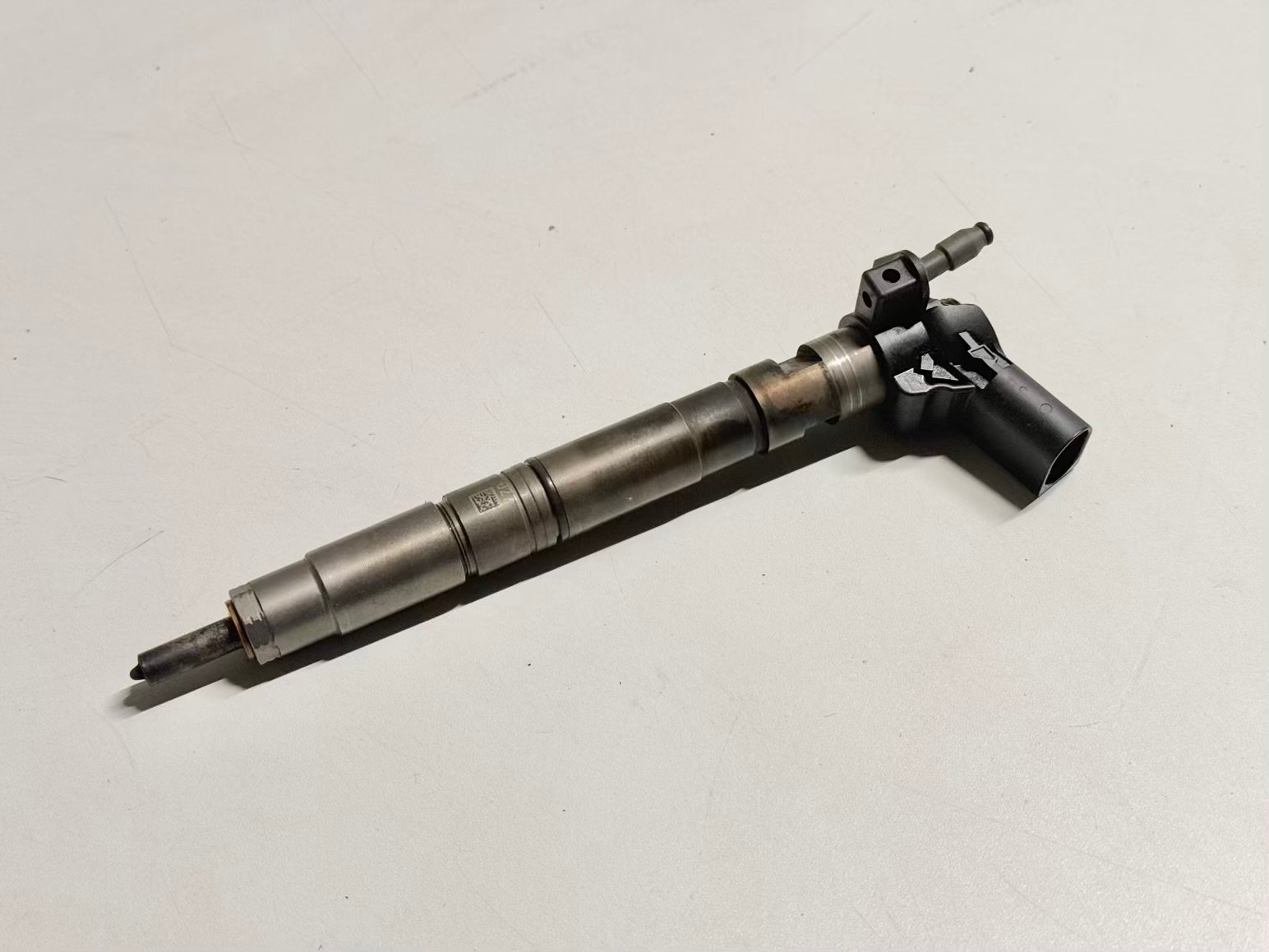 Injektor Einspritzdüse 2.0 TDI VW Passat 3C Kombi 2008 03L130277