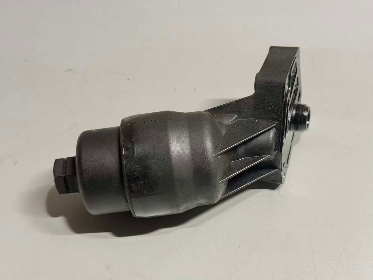 Ölfilterstutzen Ölfiltergehäuse BKlasse W245 B170 2005 A2661800010