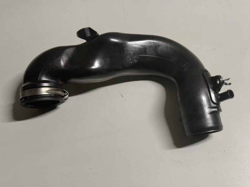 Turbo Ladeluftschlauch Turborohr OPEL ASTRA-J 2011 55577108