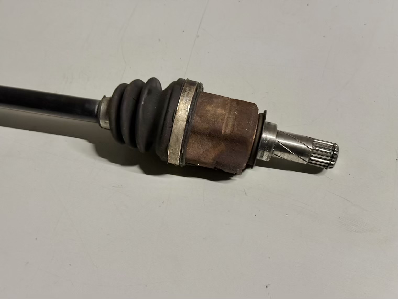 ANTRIEBSWELLE GELENKWELLE VORNE LINKS Opel Corsa D13149830, 13248675, 26119530