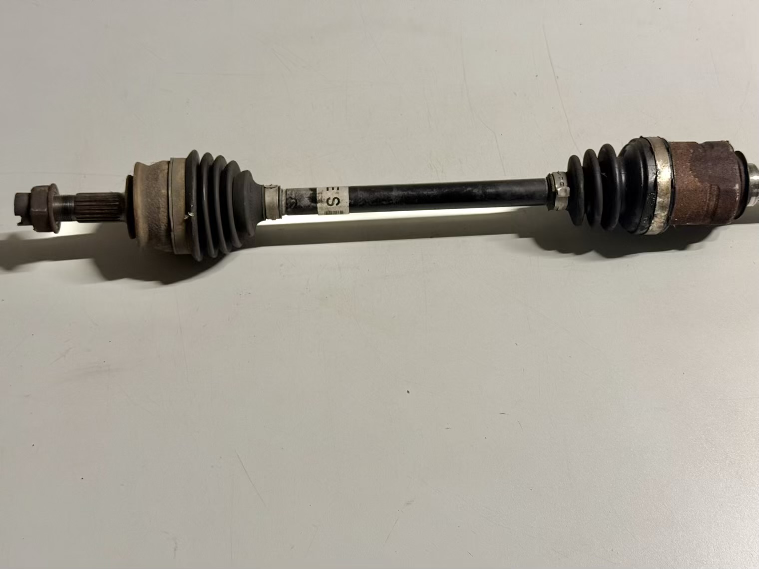 ANTRIEBSWELLE GELENKWELLE VORNE LINKS Opel Corsa D13149830, 13248675, 26119530