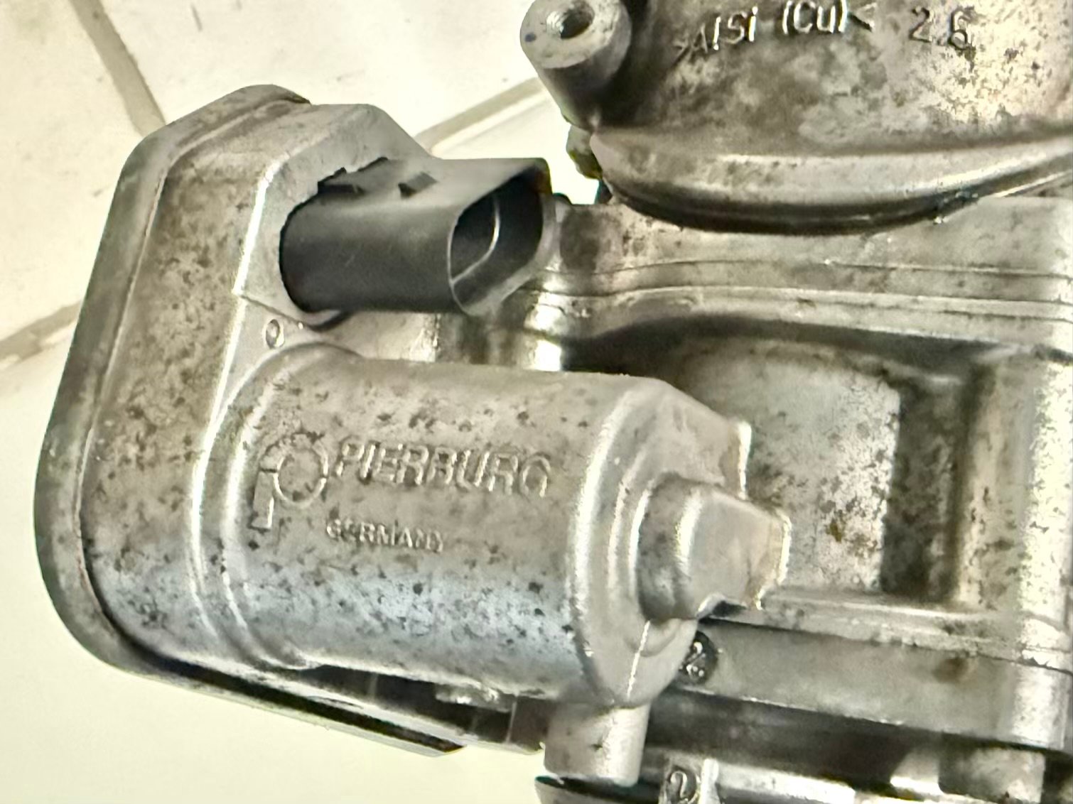 Ansaugrohr mit Drosselklappe 1.7 CDTI OPEL ASTRA-J 2011 898105210, 8973858235