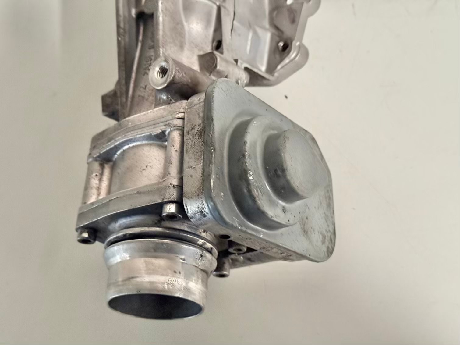 Ansaugrohr mit Drosselklappe 1.7 CDTI OPEL ASTRA-J 2011 898105210, 8973858235