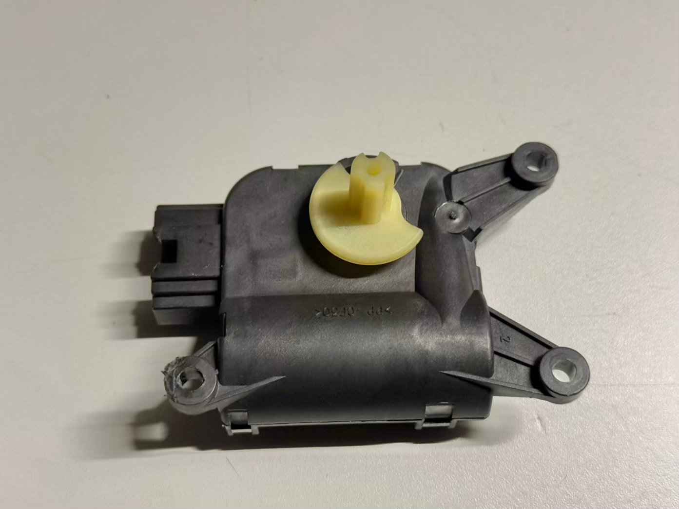 Stellmotor Umluftklappe Heizung OPEL MERIVA 2003 0132801356