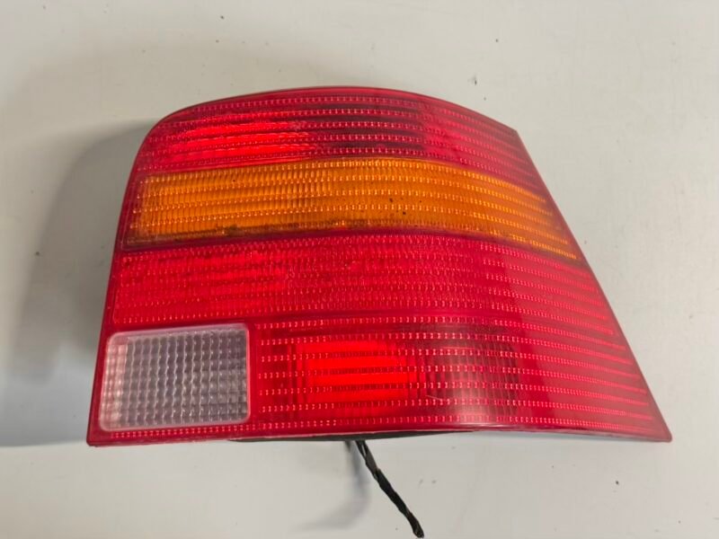 Rückleuchte Rücklicht Bremsleuchte Rechts Golf 4 1,4 1J1 1998 1J6945096Q