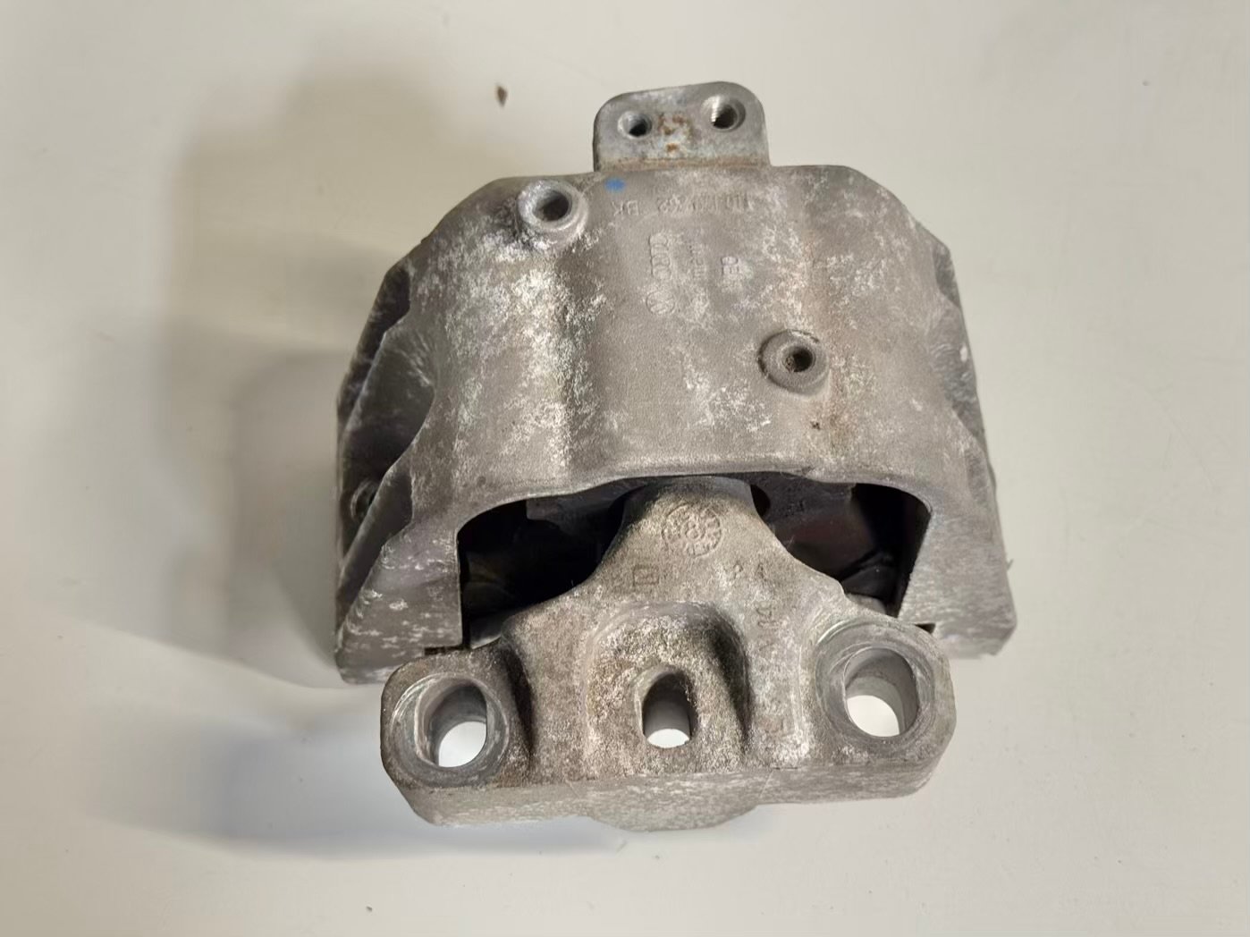 Motorlager Halter Lagerung Motor rechts Golf 4 1,4 1J1 1998 1J0199262