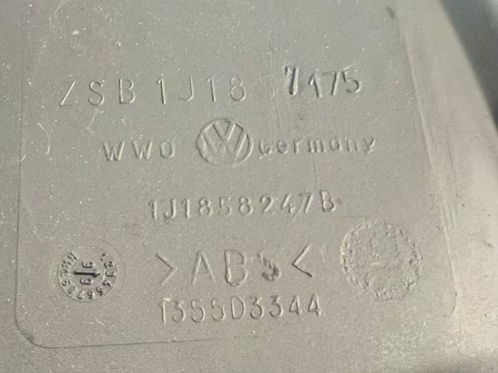 Verkleidung Abdeckung Armaturenbrett Links Golf 4 1,4 1J1 1998 1J1858247B