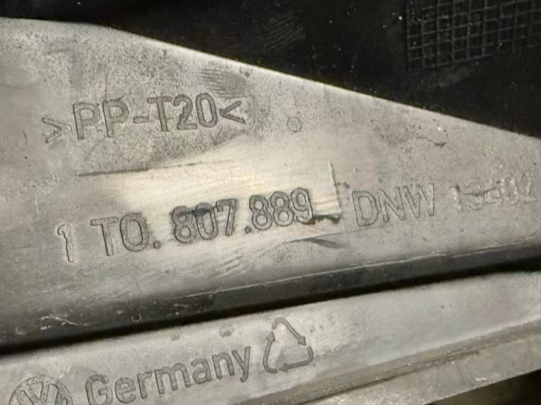 Halterung Stoßstange Vorne links VW Touran 1.6 FSI Trend 1T1 2003 1T0807889