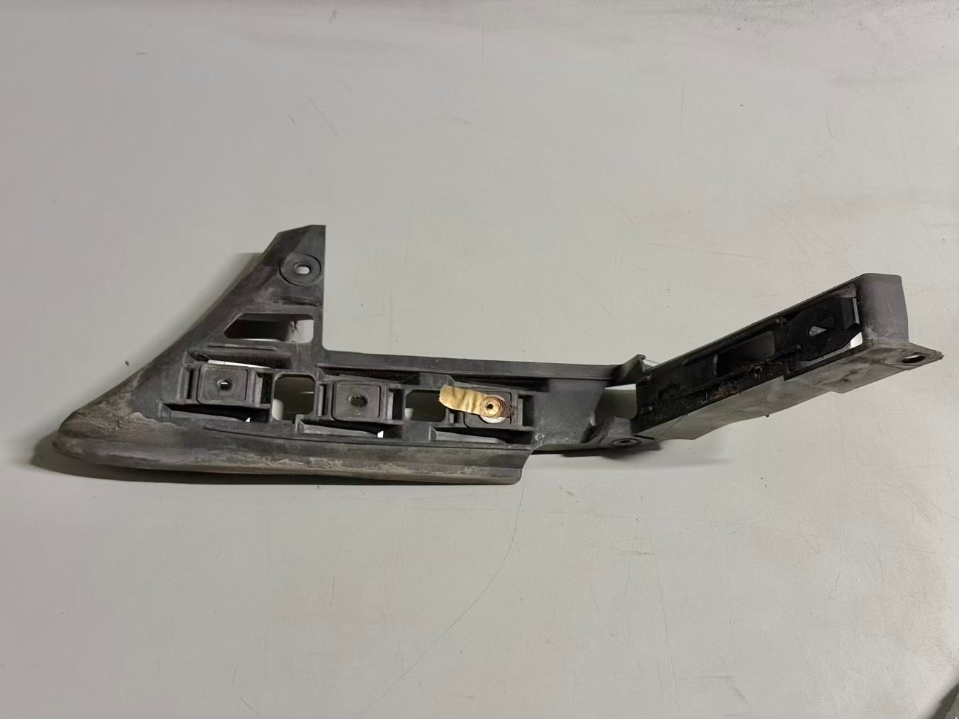 Stoßstangenhalter hinten links VW Touran 1.6 FSI Trend 1T1 2003 1T0807375