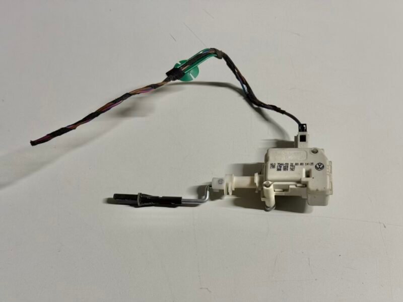 Tankdeckel Stellmotor Tankklappenmotor VW Touran 1.6 FSI 1T1 2003 1T0810773