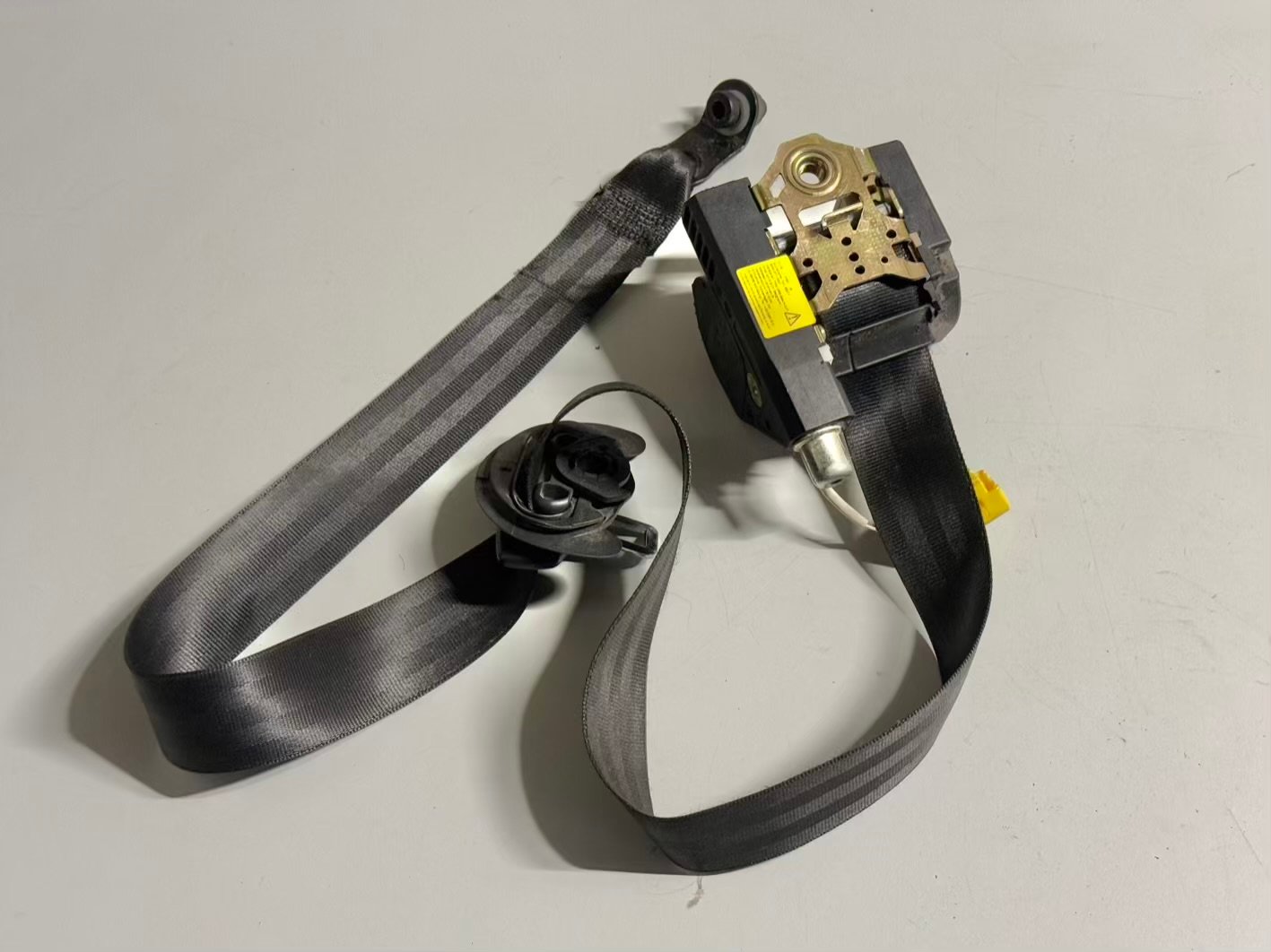 Sicherheitsgurt vorne links Fahrerseite VW Touran 1.6 FSI 1T1 2003 1T1857705A