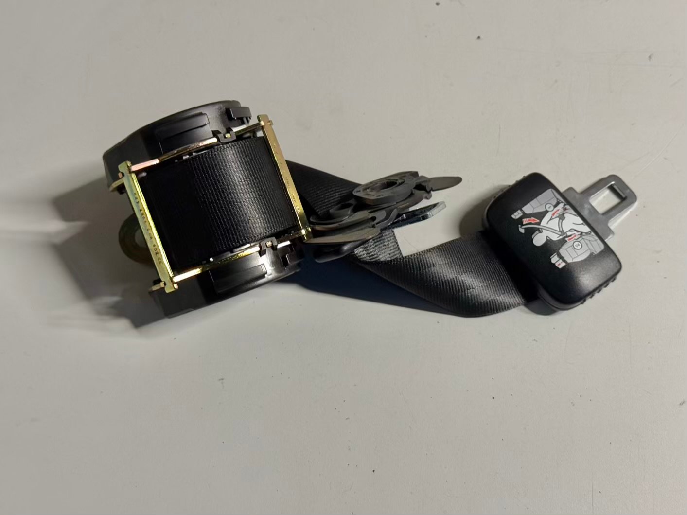 Sicherheitsgurt 3 Reihe hinten 7-sitz VW Touran 1.6 FSI 1T1 Trend 2003 1T0857738