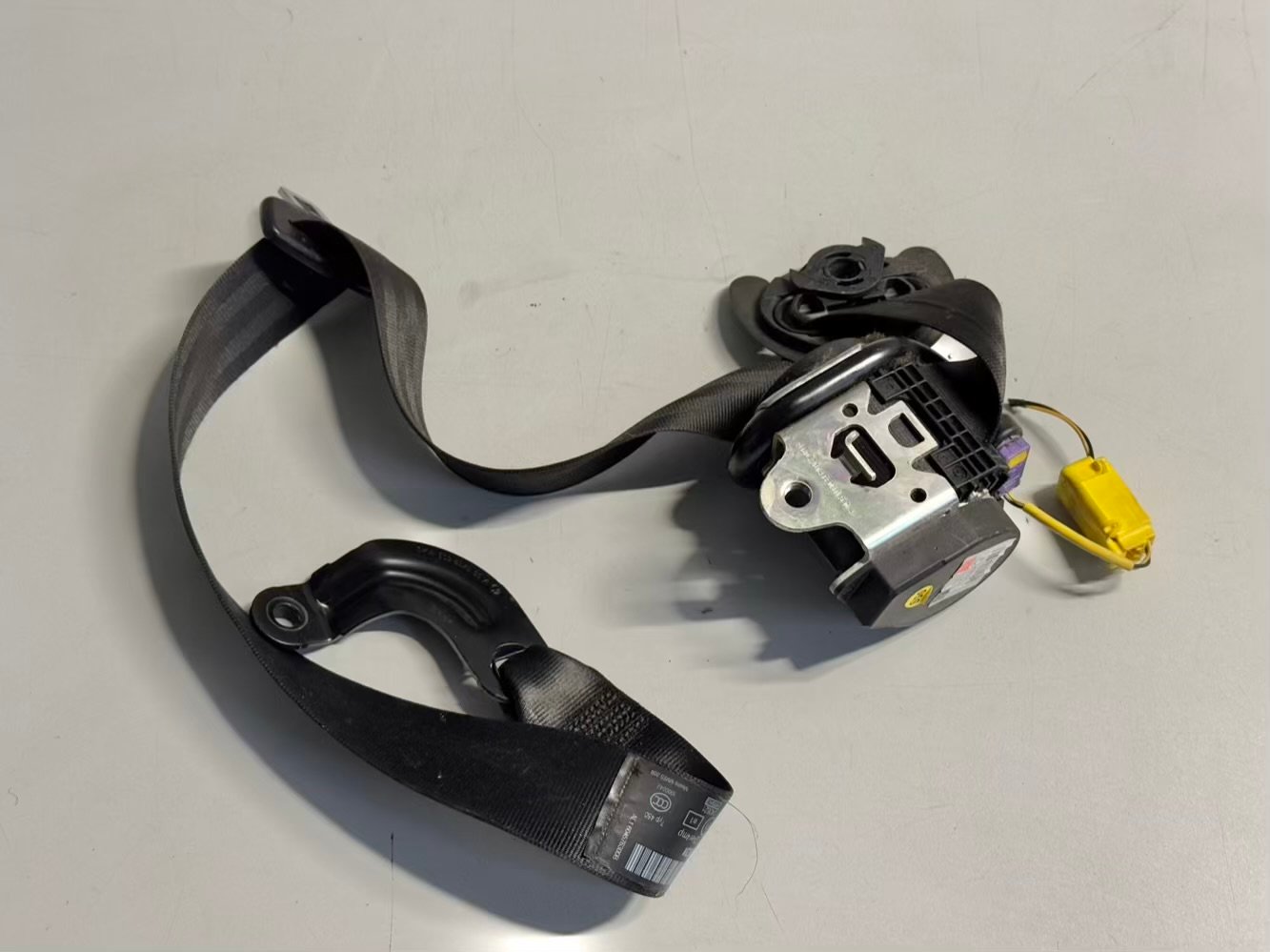 Sicherheitsgurt Gurt vorne links VW Golf Plus 2005 5M1 1,6 FSI 5M1857705