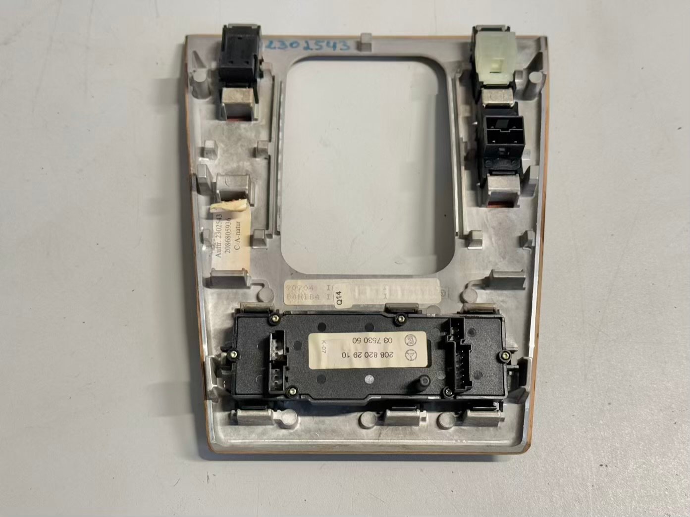 Blende Mittelkonsole Schalter MERCEDES BENZ CLK 320 1999 W208 2086801836