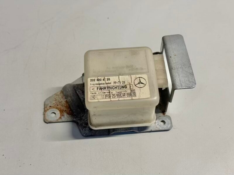 Steuergerät Wegfahrsperre Alarmmodul Radio BENZ CLK 320 1999 W208 2028204726