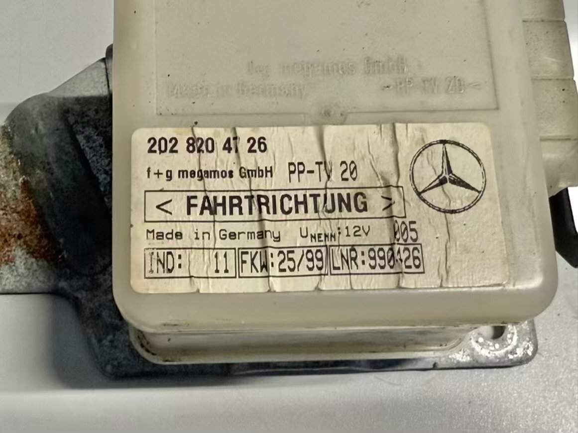 Steuergerät Wegfahrsperre Alarmmodul Radio BENZ CLK 320 1999 W208 2028204726