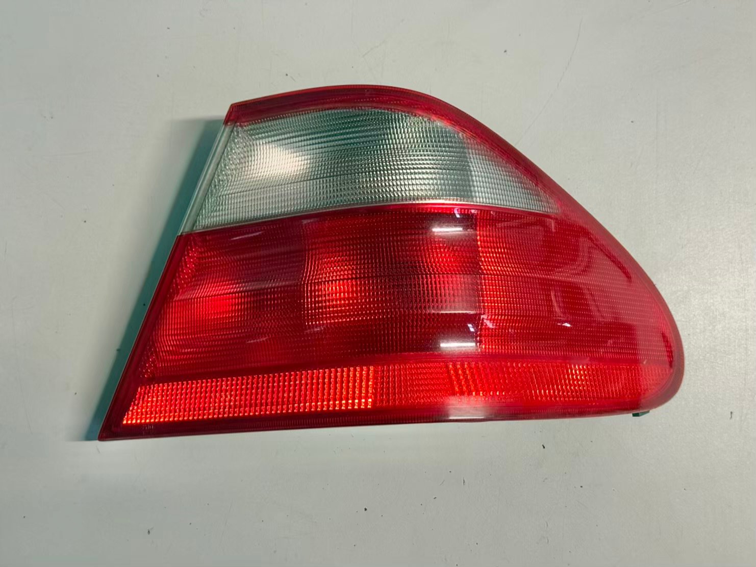 Rücklicht Rückleuchte Heckleuchte aussen rechts BENZ CLK 320 1999 W208 2088200264