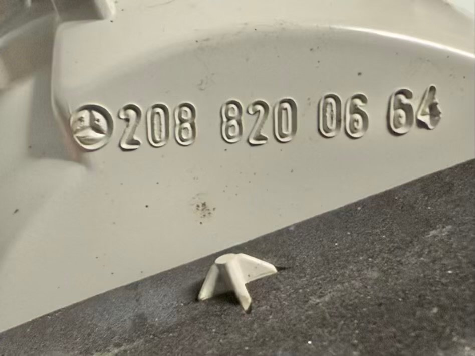 Rücklicht Rückleuchte Heckleuchte innen rechts BENZ CLK 320 1999 W208 2088200664