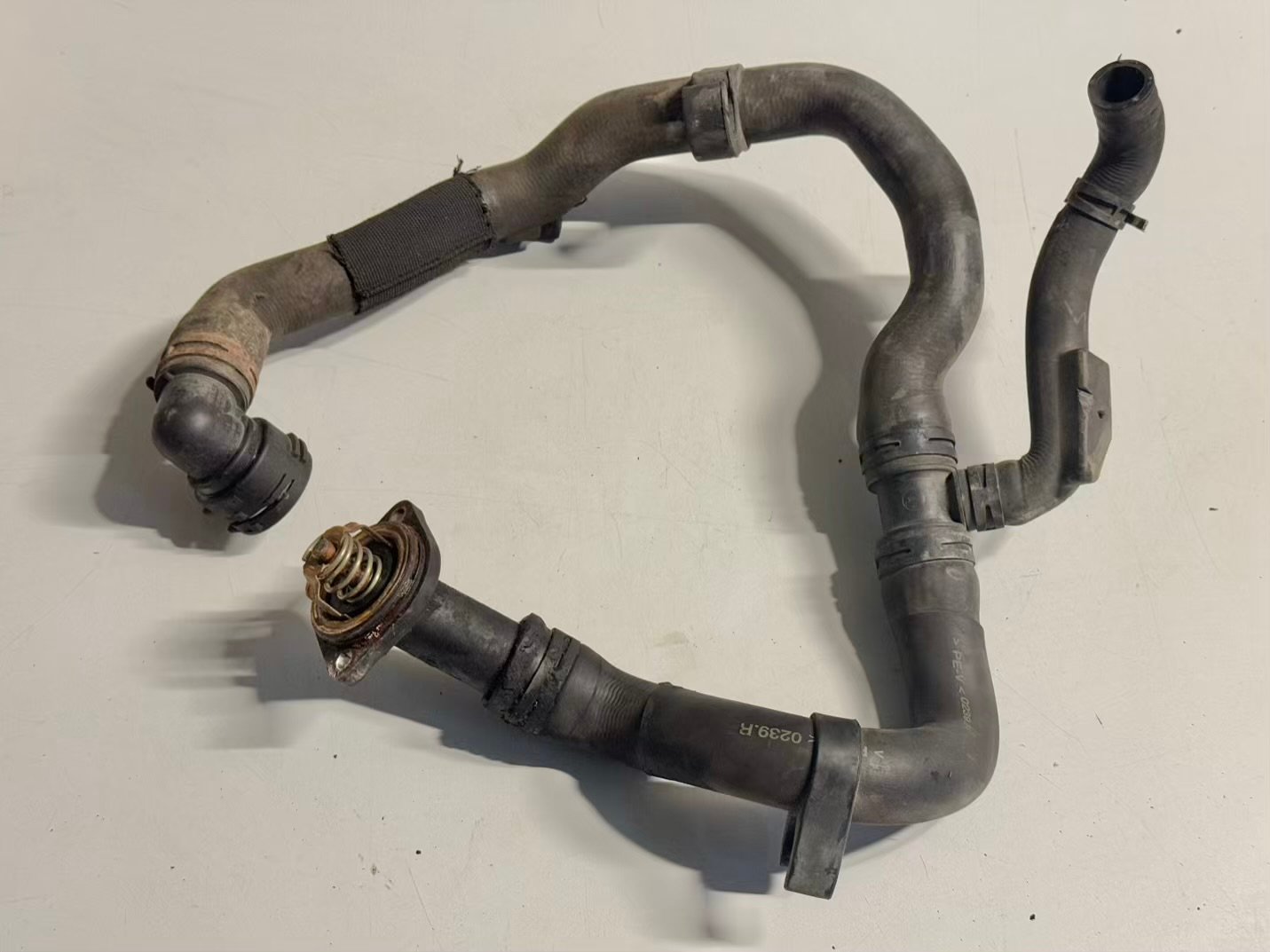 Kühlmittelflansch Kühlmittelschläuche 2.0 TDI VW Passat 3C Kombi 2008 1K0122291