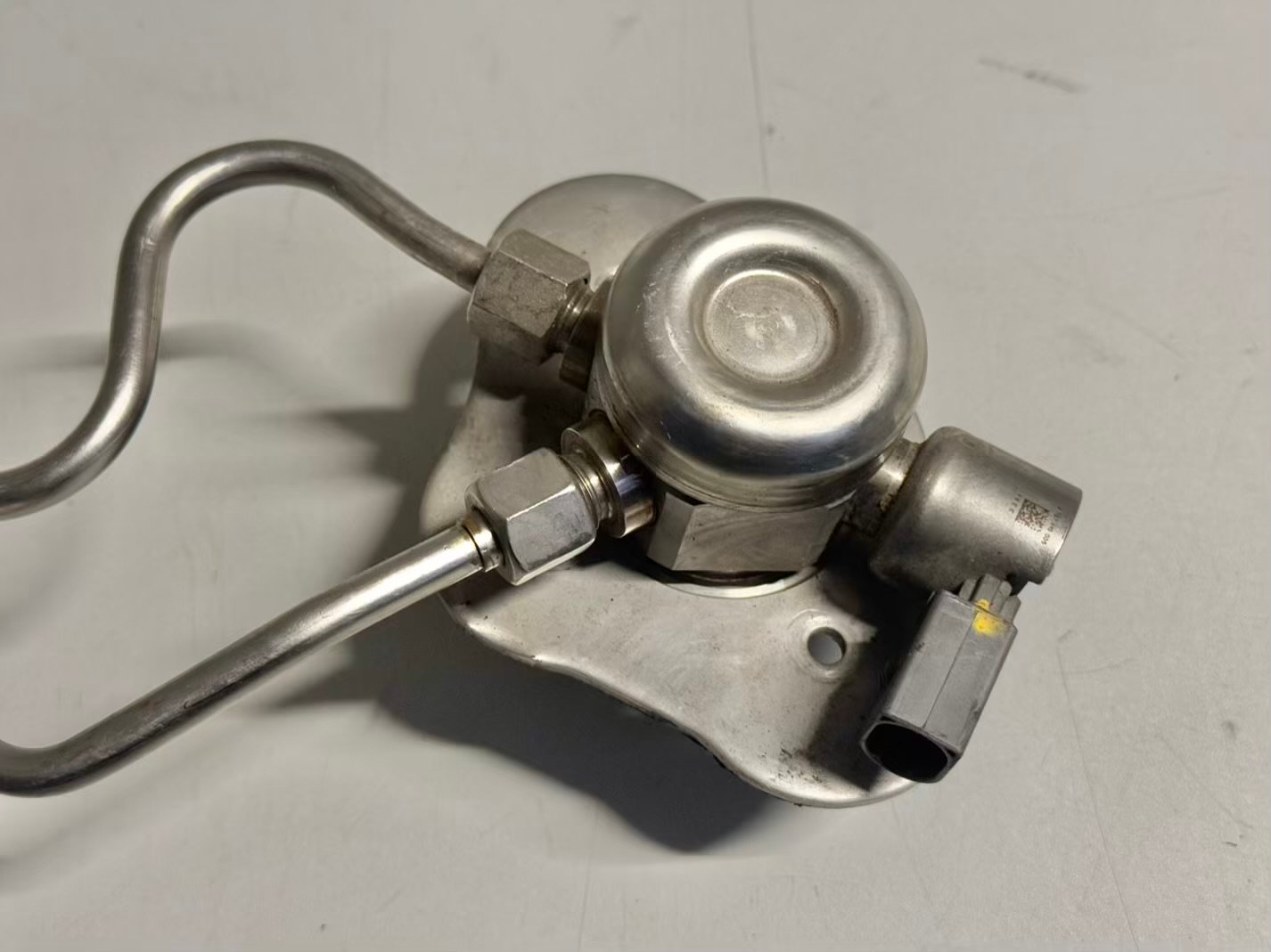 Hochdruckpumpe Hochdruckrail BMW 116i E81 2011 13517562473, 0261520041, 7562474