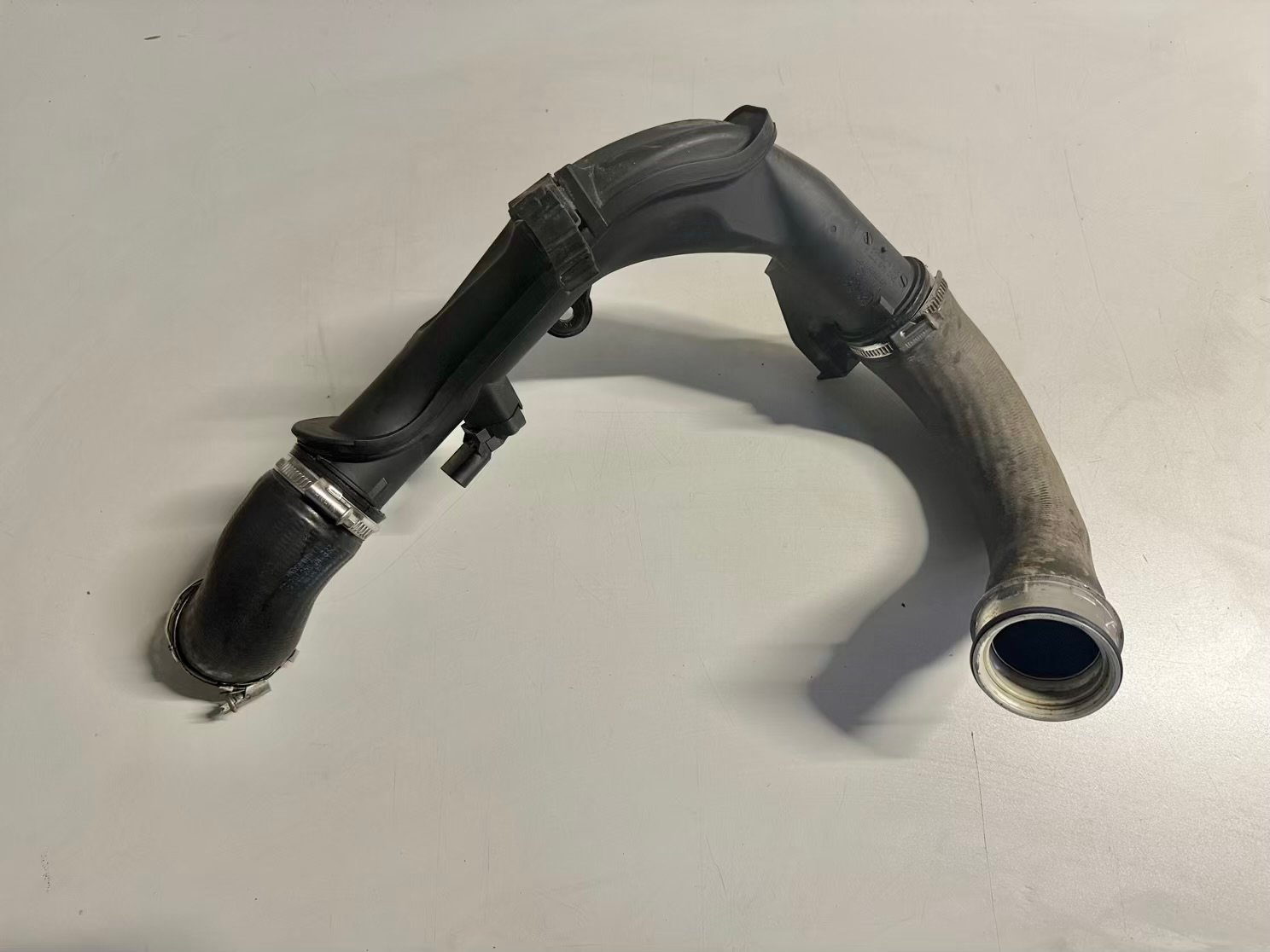 Ladeluftschlauch Turbo 2.0 TDI Passat 3C 2008 5N0145770