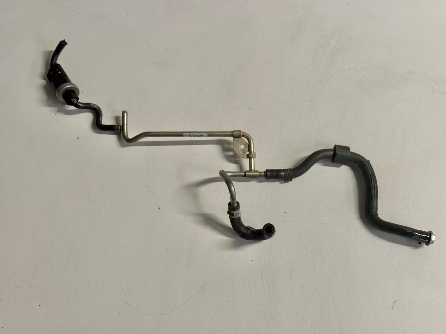 Einspritzleitung Diesel 2.0 TDI Passat 3C 2008 03L201360F, 1K0130307AH