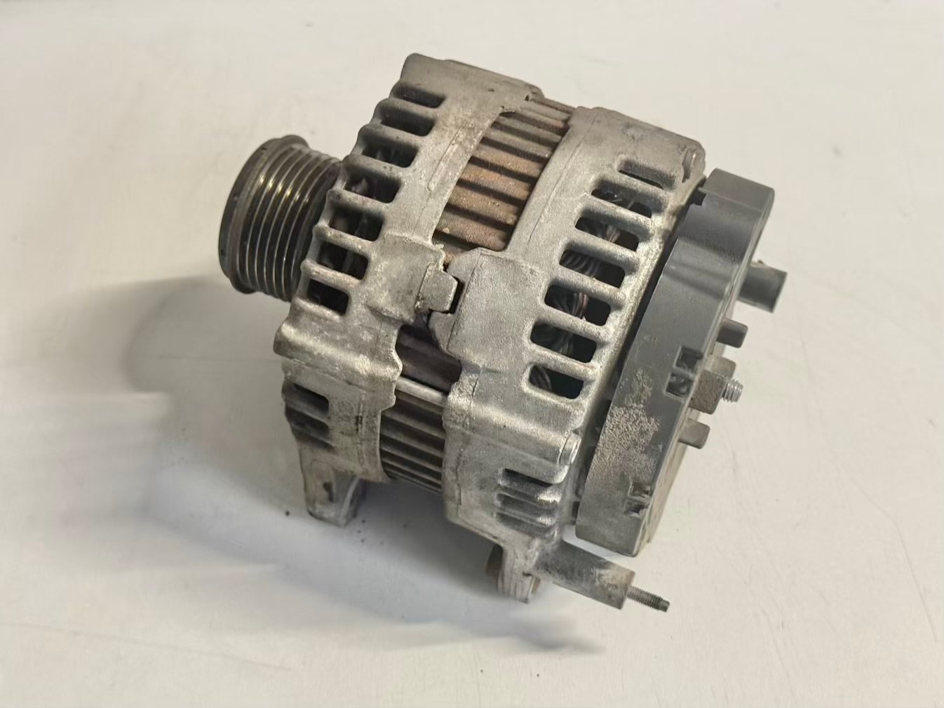 Lichtmaschine Generator 2.0 TDI Passat 3C 2008 03G903023, 0121715003