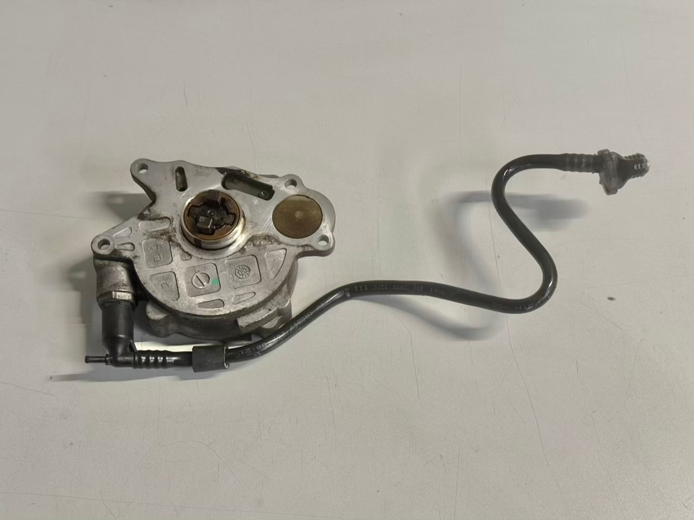 Unterdruckpumpe Vakuumpumpe 2.0 TDI Passat 3C 2008 03L145100