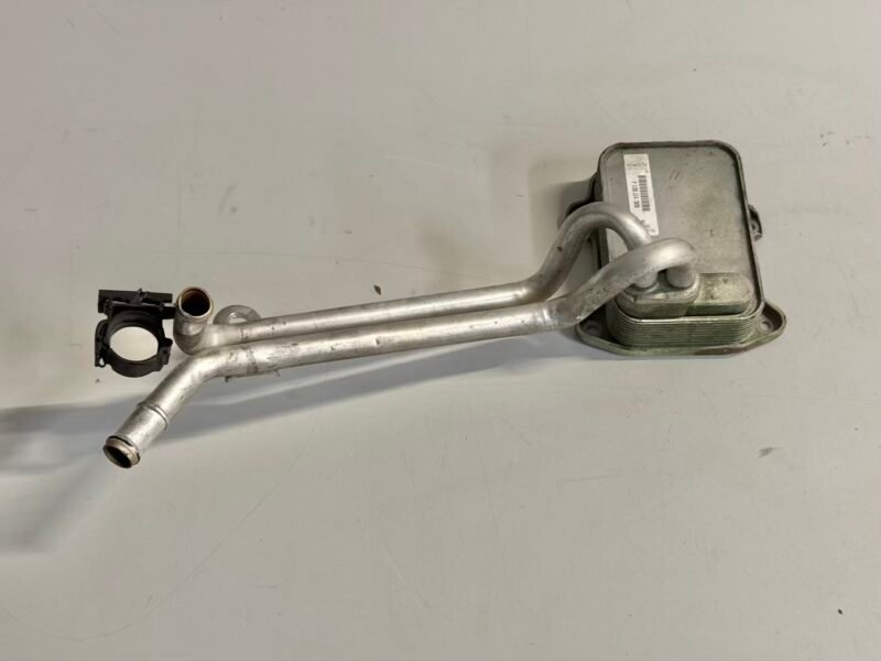 Motor Ölkühler Motoröl Ölkühler VW Golf Plus 2009 1,4 TSI 03C117021J