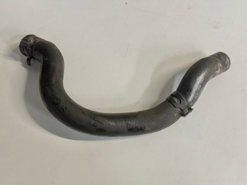 Wasser Schlauch Kühlung Kühler Mittelleitung VW Golf Plus 2009 1,4 TSI 1K0121096