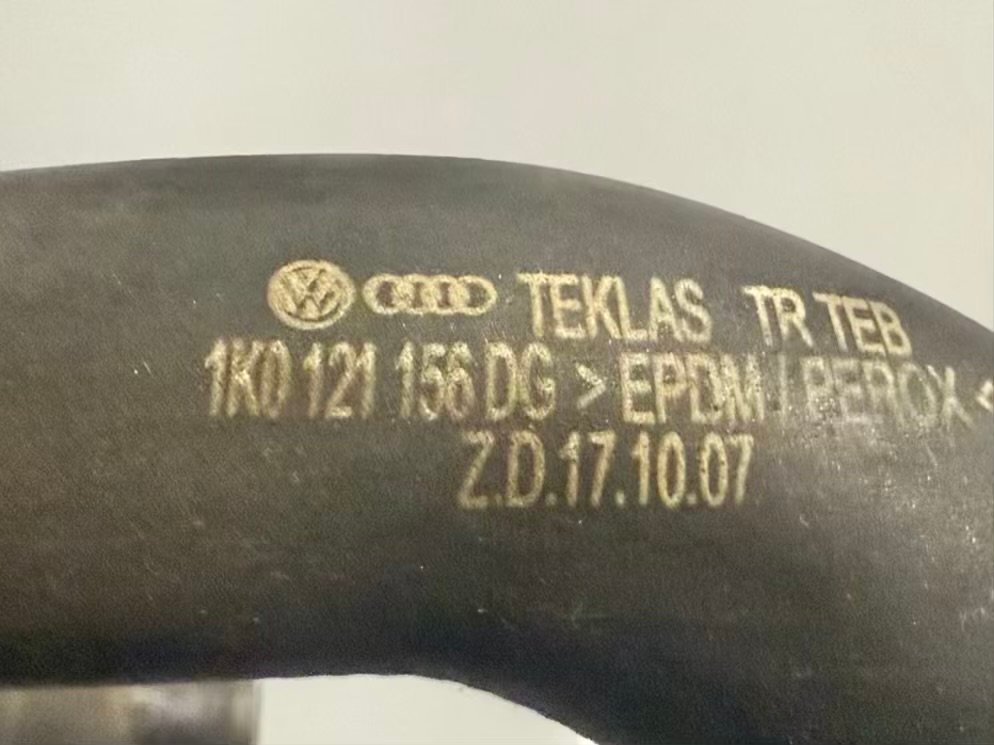 Kühlerschlauch Wasserschlauch VW Golf Plus 2009 1,4 TSI 1K0121156, 1K0122291