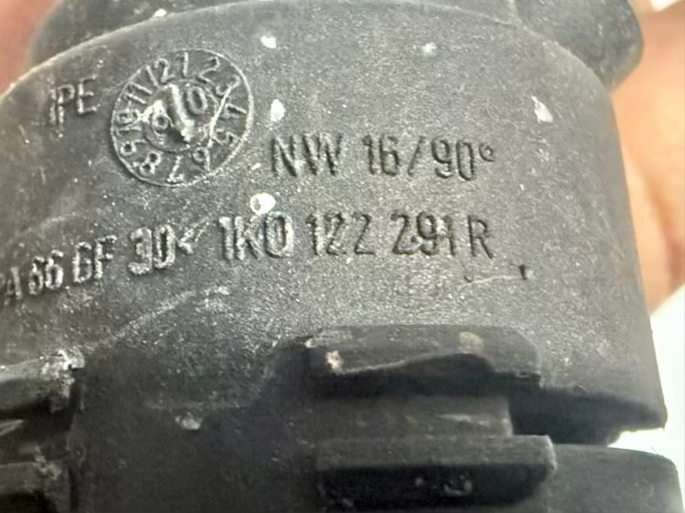 Kühlerschlauch Wasserschlauch VW Golf Plus 2009 1,4 TSI 1K0121156, 1K0122291