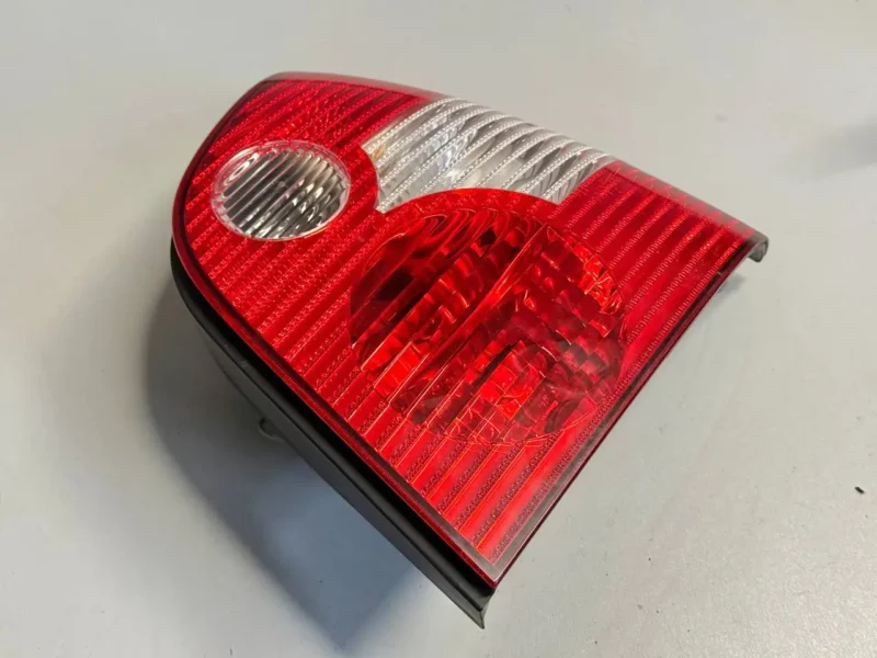 Rücklicht Rückleuchte Hinten Rechts VW Polo 9N1 1,2L 2002 6Q6945258A