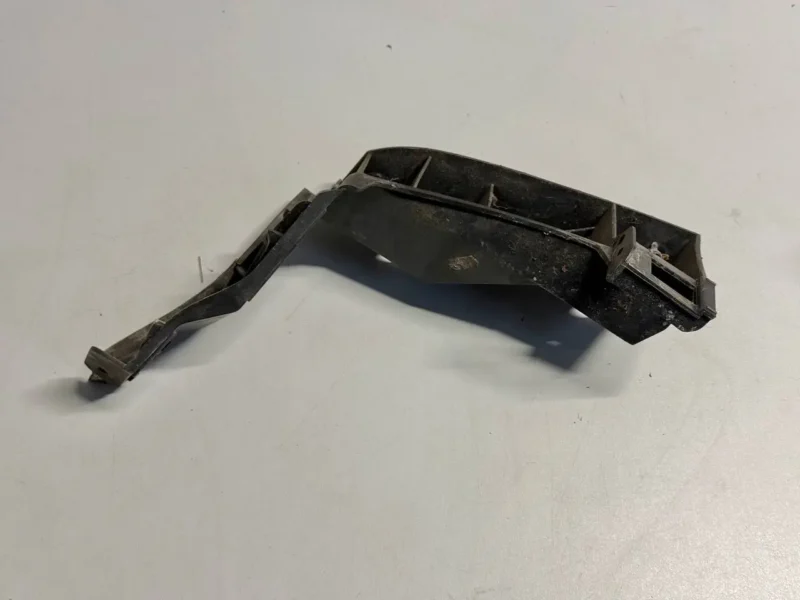 Stoßstangenträger Stoßstangenhalter hinten links VW Polo 9N1 1,2L 2002 6Q6807375