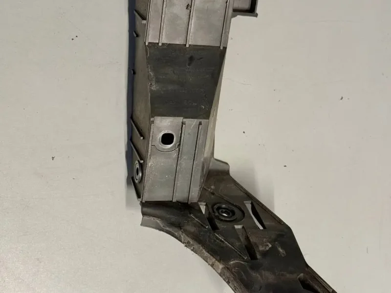 Stoßstangenträger Stoßstangenhalter hinten Rechts VW Polo 9N1 1,2 2002 6Q6807376