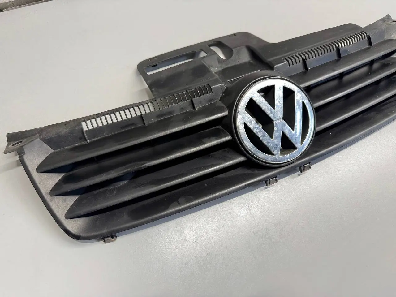 Kühlergrill mit Emblem Grill Front VW Polo 9N1 1,2L 2002 6Q0853651