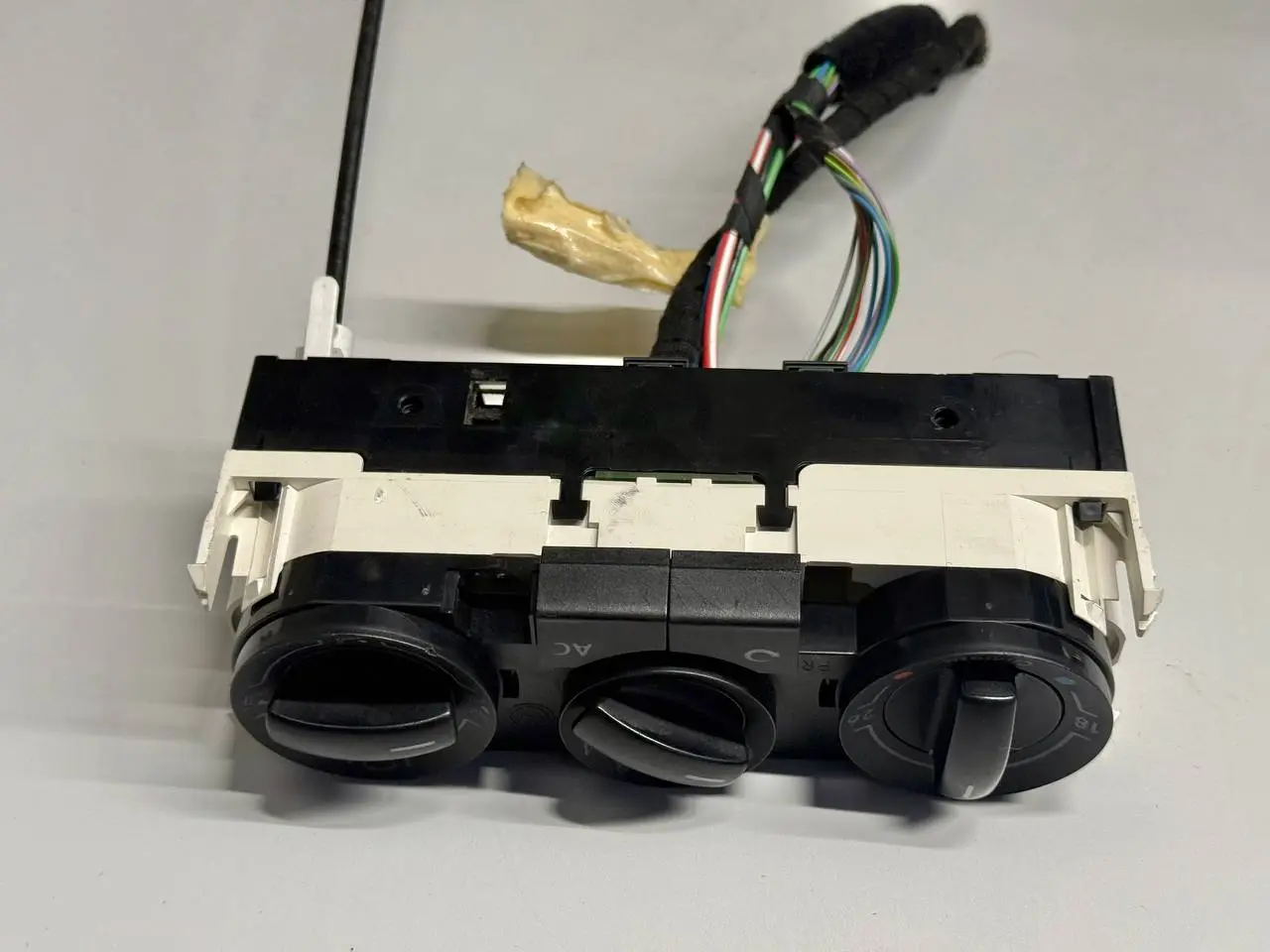 HEIZUNGSREGLER KLIMABEDIENTEIL VW Polo 9N1 1,2L 2002 6Q0820045E