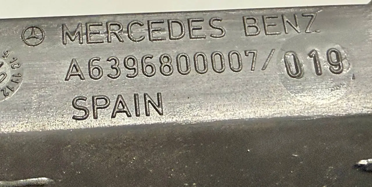 Armaturenbrett Lüftungsdüsen Mercedes Benz Vito W639 111CDI 2009 A6396800007