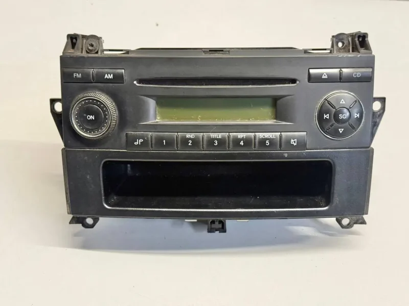 Radio Komplett mit abdeckung Mercedes Benz Vito W639 111CDI 2009 A9068200079