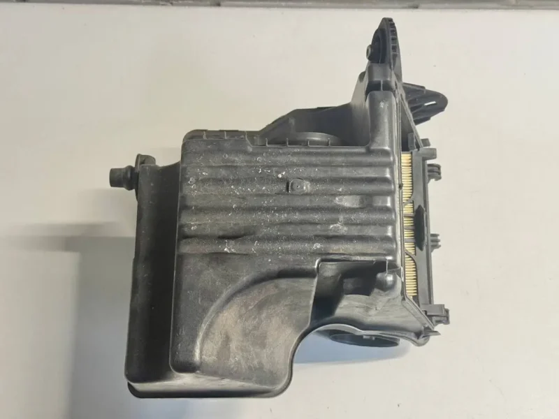 Luftfilterkasten Gehäuse BKlasse W245 B170 2005 A2660900001, A2660940004