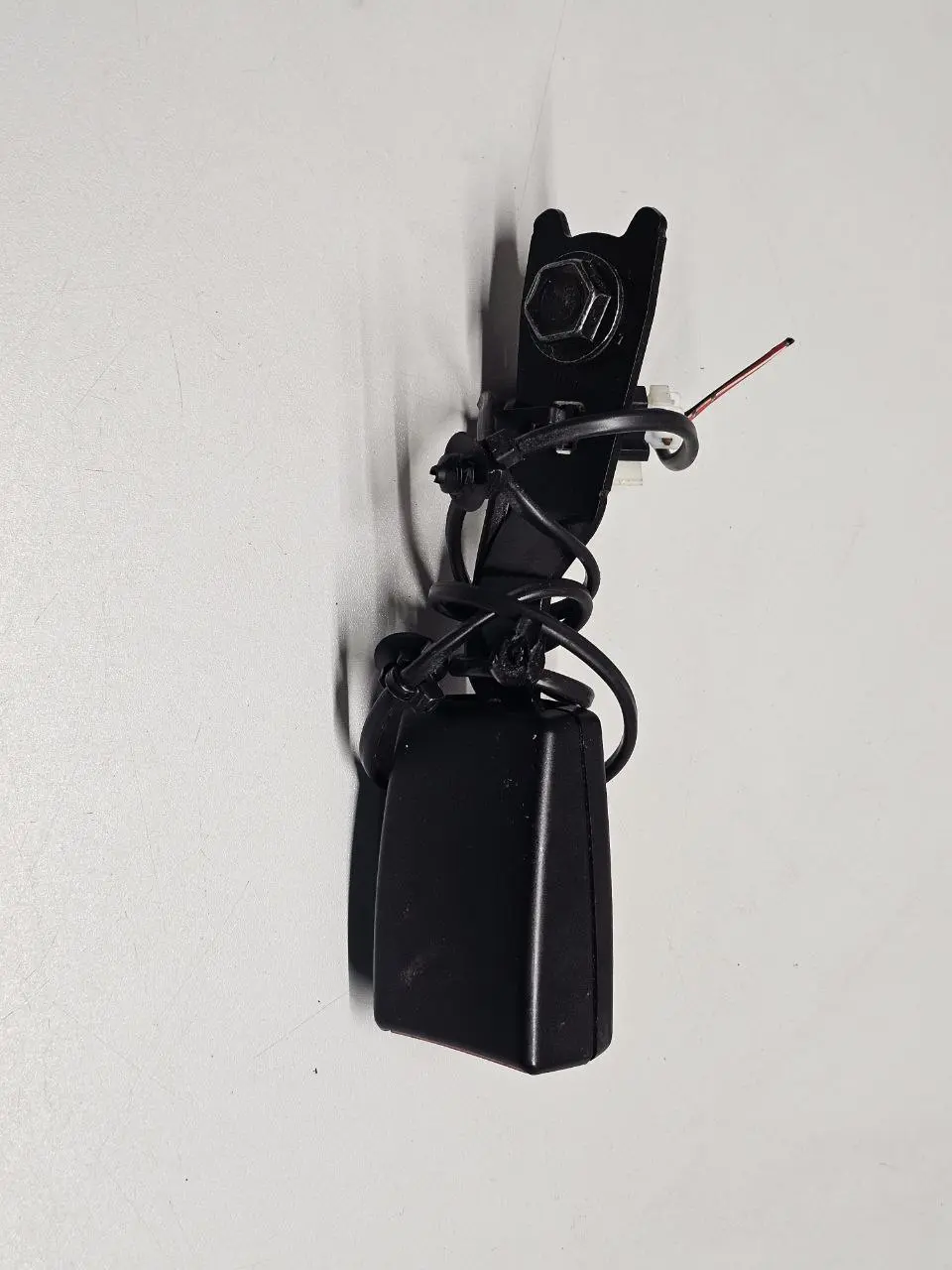 Gurtschloss vorne links Mitsubishi Colt 2006 1,3 A4548600405