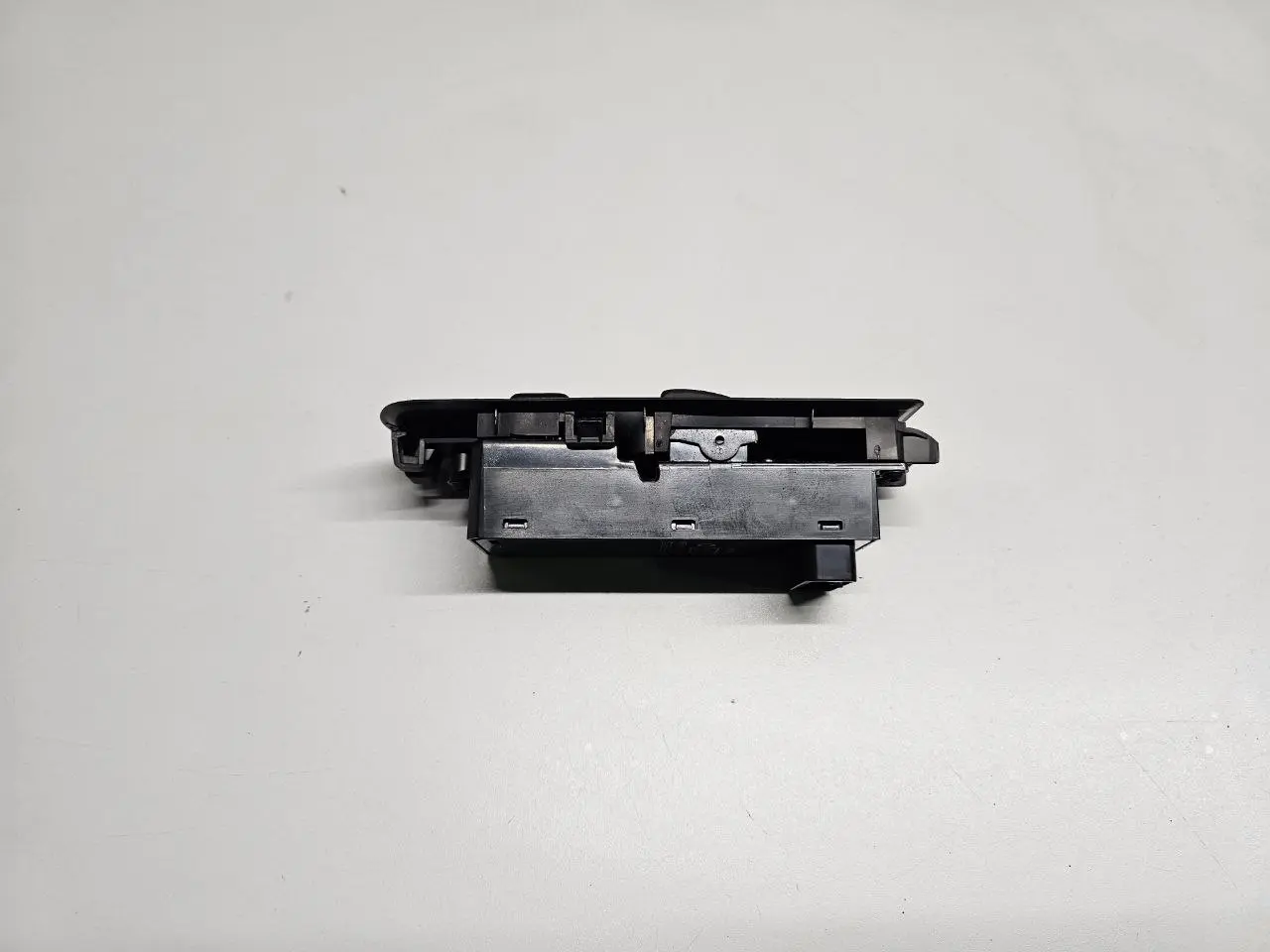 Fensterheber Schalter links Mitsubishi Colt 2006 1,3 MR587959