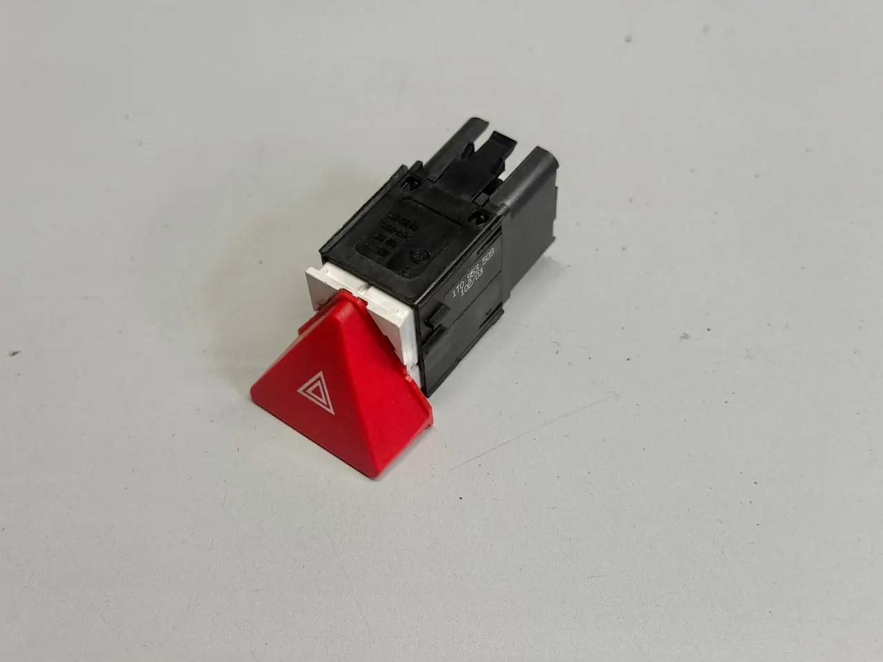 Schalter Warnblinkschalter VW Touran 1T1 2003 1T0953509