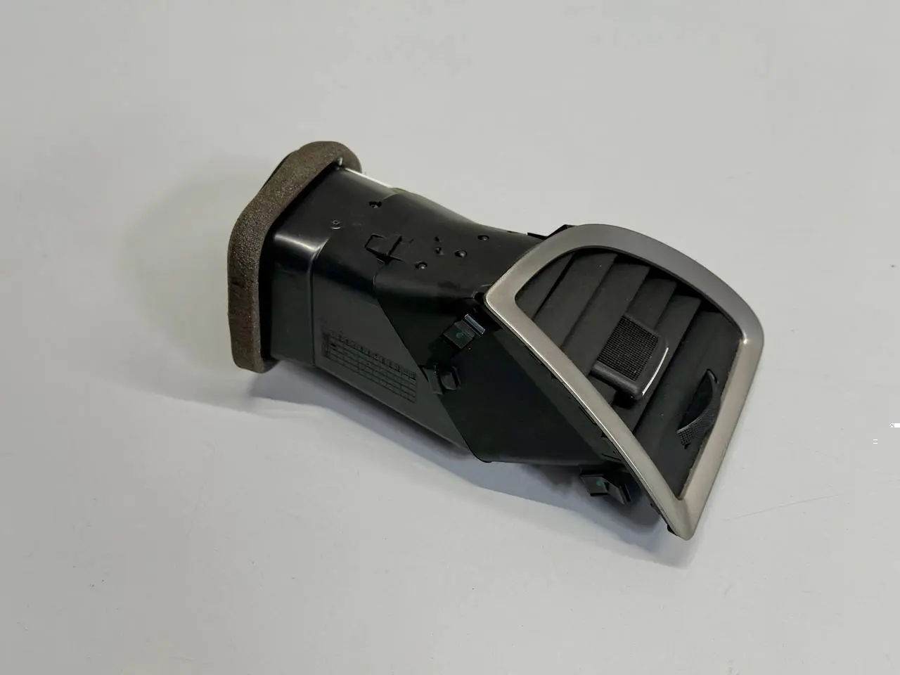 Luftdüse rechts 1.7 CDTI OPEL ASTRA-J 2011 13300555