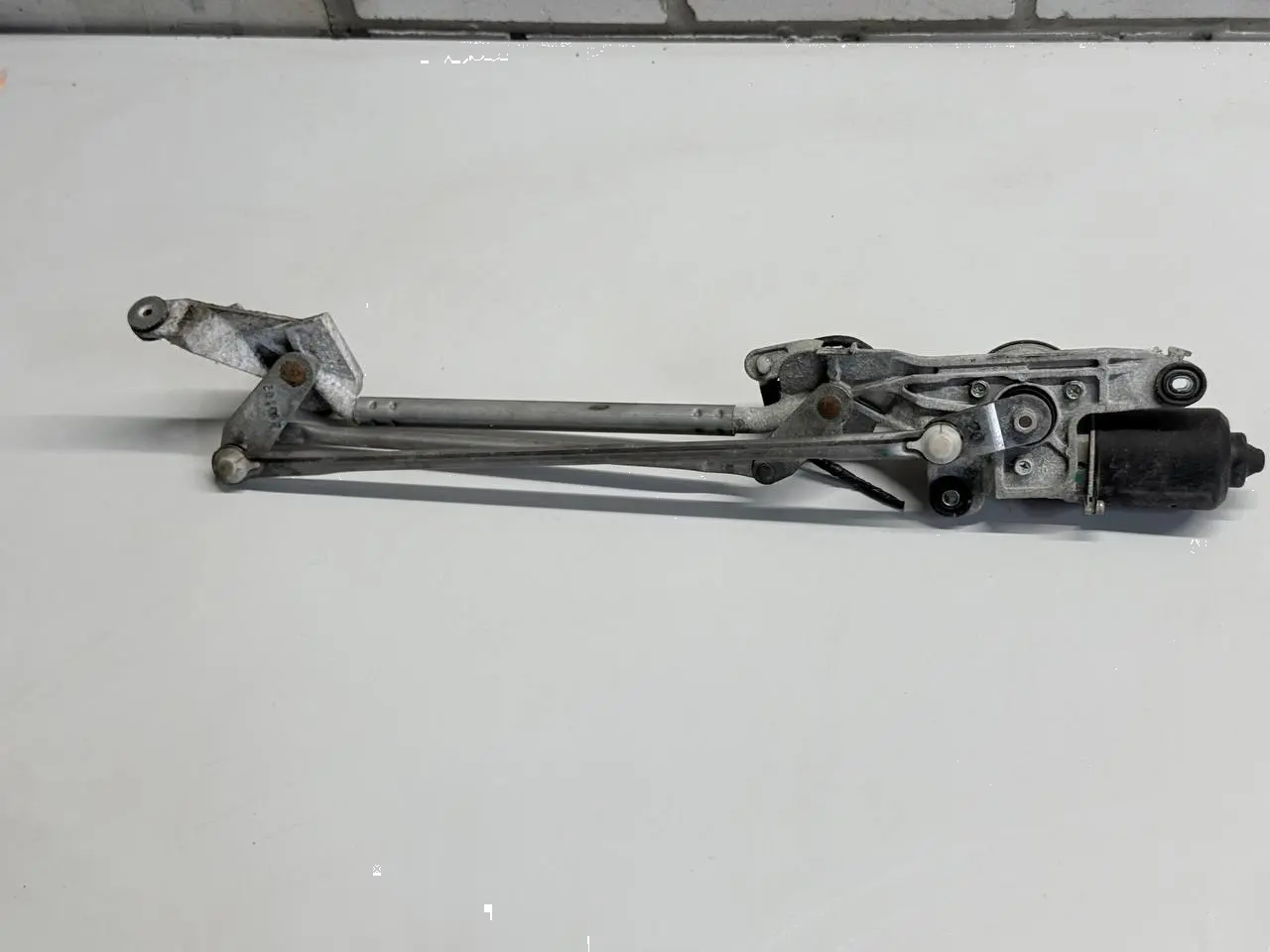 Wischergestänge Wischermotor vorne Mitsubishi Colt 2006 1,3 8250A153