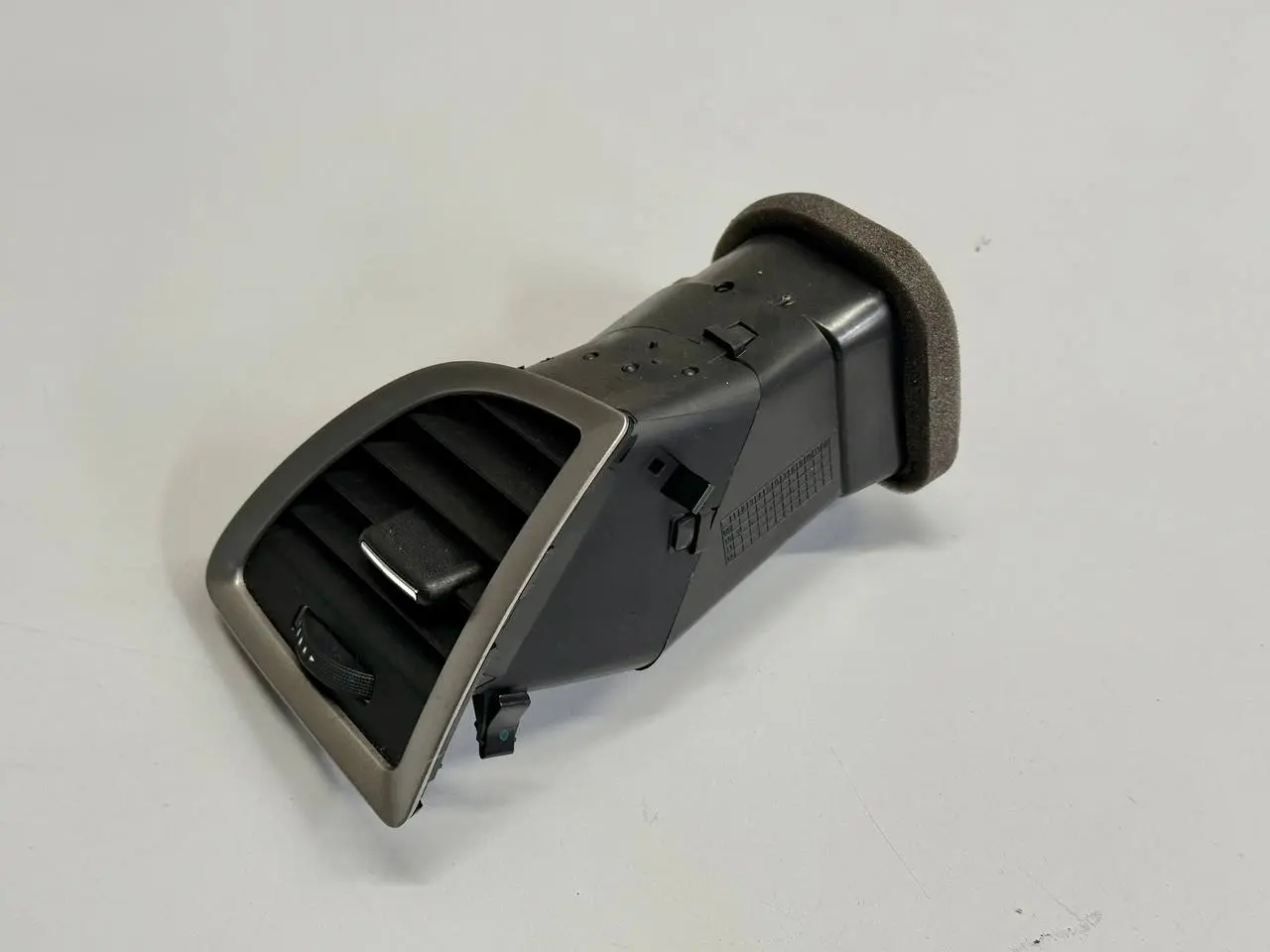 Luftdüse links 1.7 CDTI OPEL ASTRA-J 2011 13300545