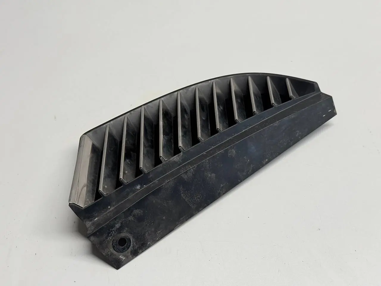 Gitter Stoßstange vorne rechts Mitsubishi Colt 2006 1,3 MN127774