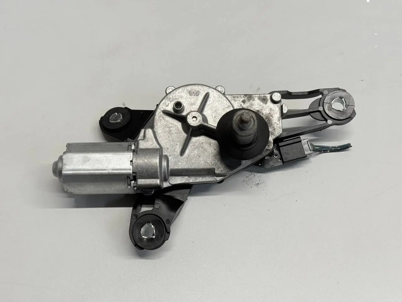 Wischermotor Heckscheibe Mitsubishi Colt 2006 1,3 MN105052, 0390201802